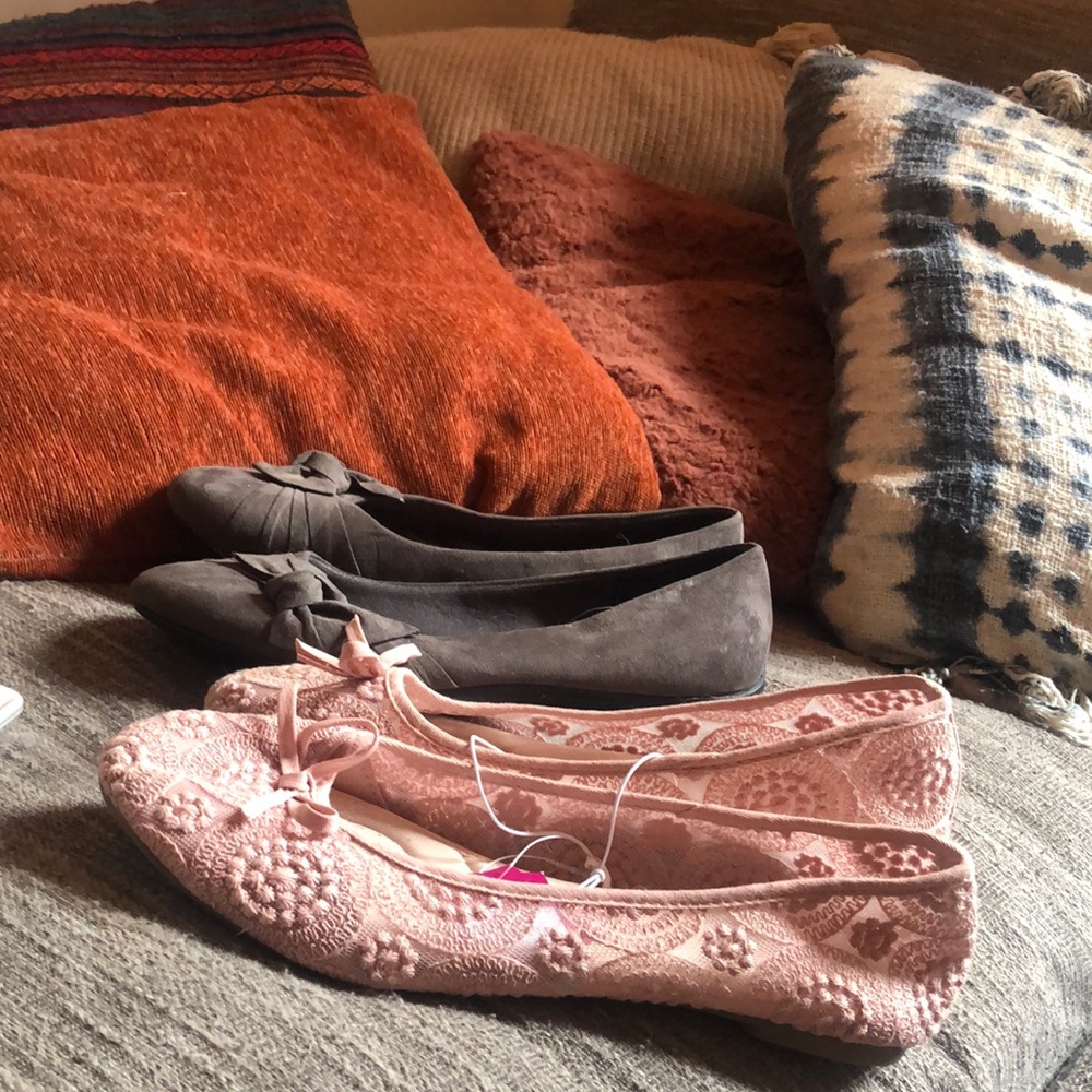 2 pairs of flats So flats